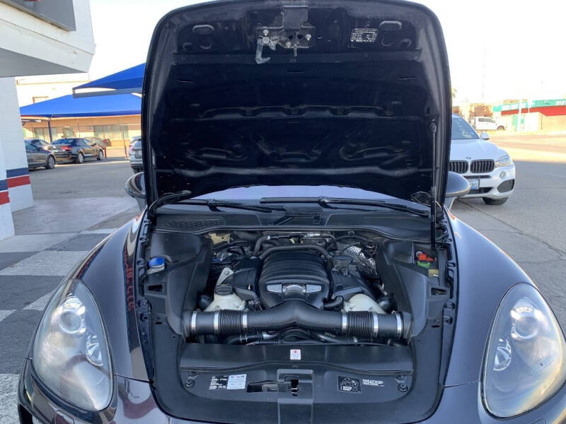 2014 Porsche Cayenne GTS