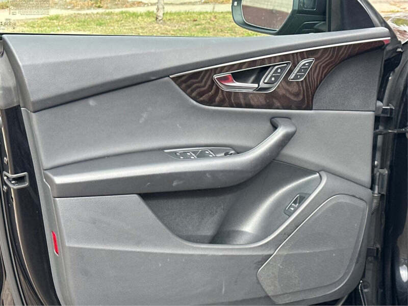 2021 Audi Q8 quattro Premium 55 TFSI