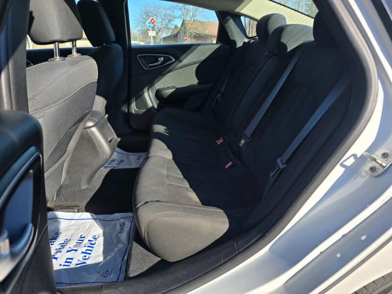 2016 Chrysler 200 Limited