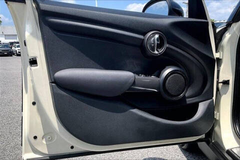 2017 MINI Hardtop 4 Door Cooper