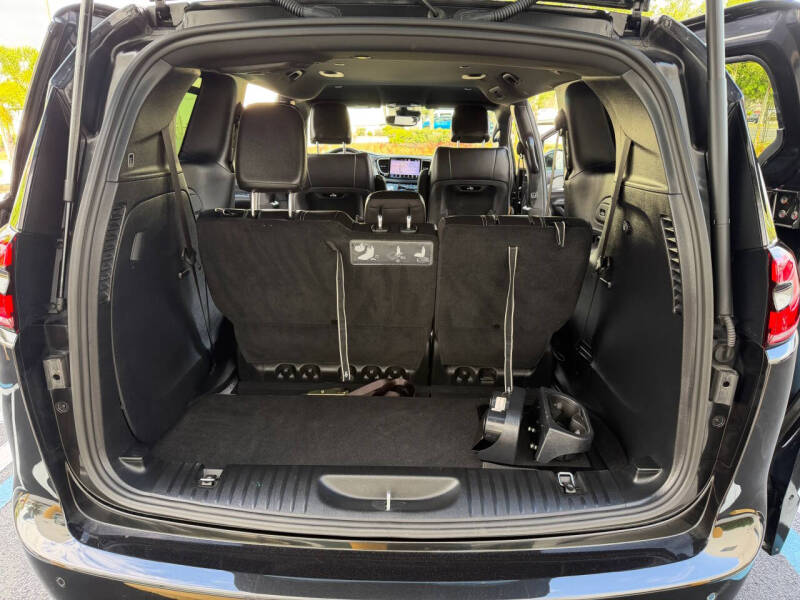 2021 Chrysler Pacifica Touring L