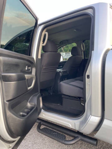 2021 Nissan Titan SV