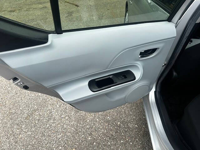2013 Toyota Prius c Two