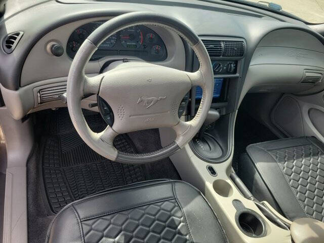 2004 Ford Mustang