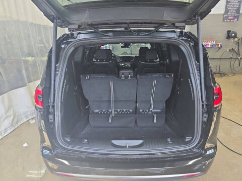 2027 Chrysler Pacifica Limited