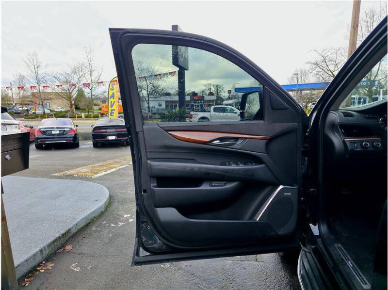 2016 Cadillac Escalade ESV Luxury Collection