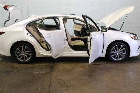 2016 Lexus ES 300h