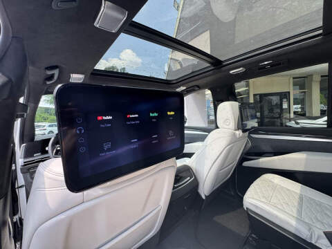 2025 Cadillac Escalade-V