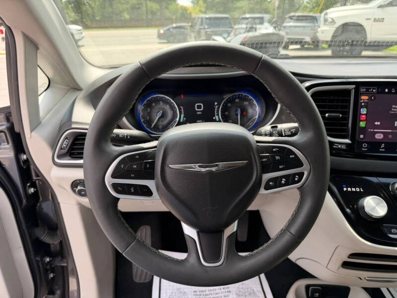2023 Chrysler Pacifica Touring L