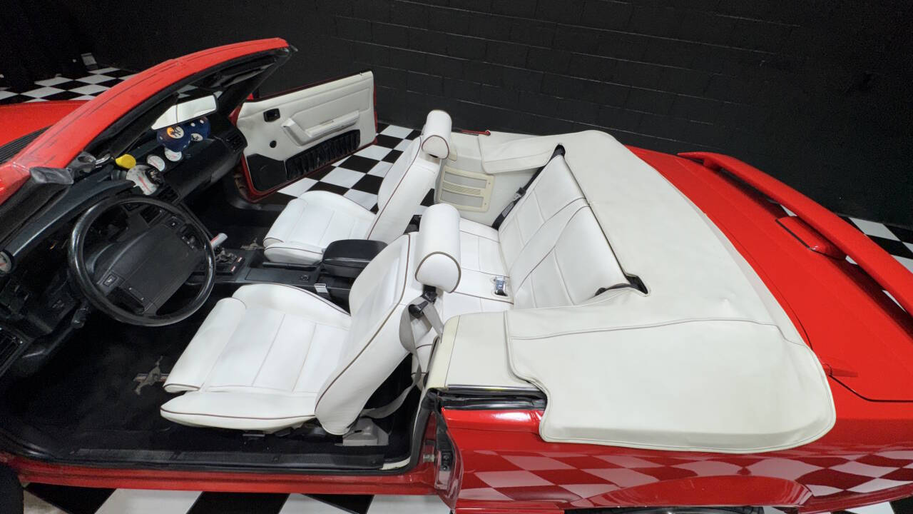 1992 Ford Mustang 28