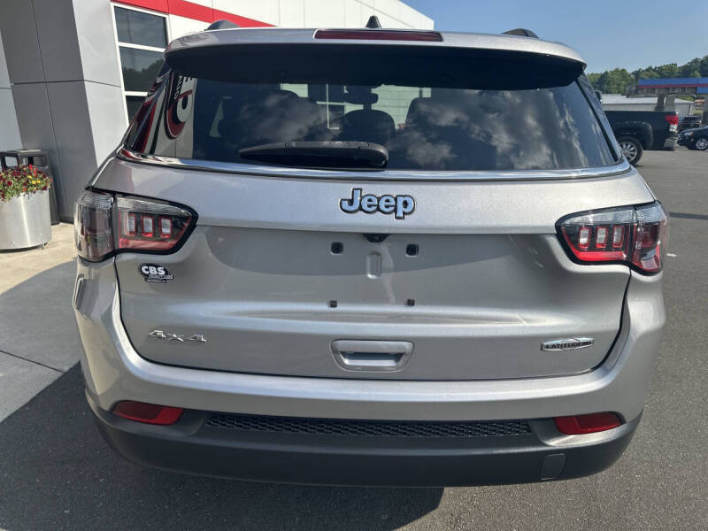 2022 Jeep Compass Latitude Lux