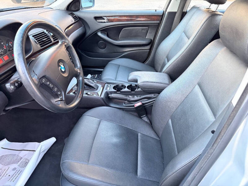 2004 BMW 3 Series 325xi