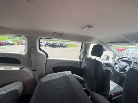 2021 Chrysler Voyager L