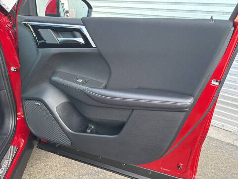 2025 Mitsubishi Outlander ES