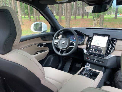 2025 Volvo XC90 T8 Plus Bright Theme 7P