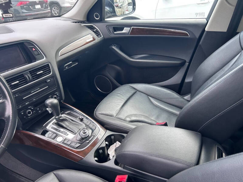 2012 Audi Q5 3.2 quattro Premium Plus