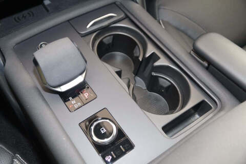 2023 Land Rover Discovery P300 S