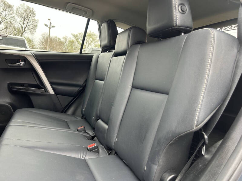 2017 Toyota RAV4 Limited - Photo 24