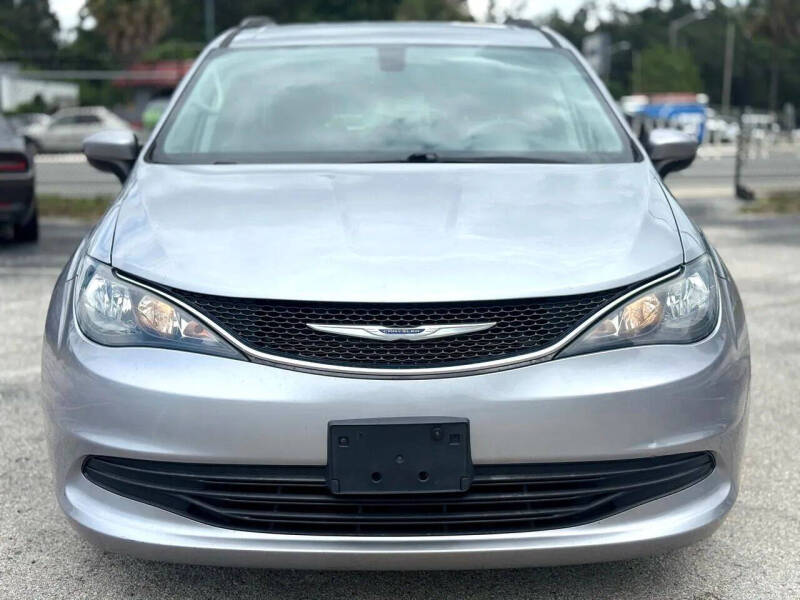 2020 Chrysler Voyager LXi