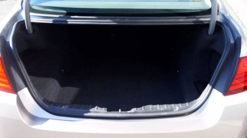 2011 BMW 5 Series 550i xDrive