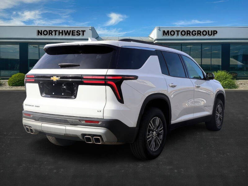 2024 Chevrolet Traverse LT