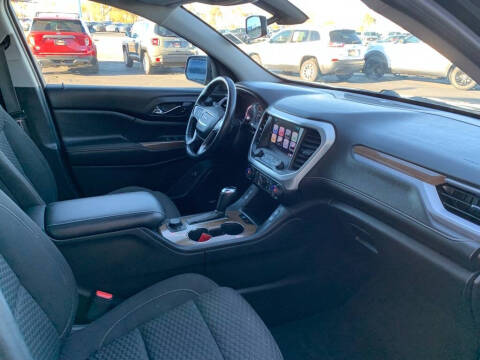 2017 GMC Acadia SLE-2