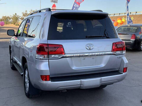 2017 Toyota Land Cruiser