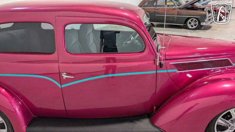 1937 Ford Tudor