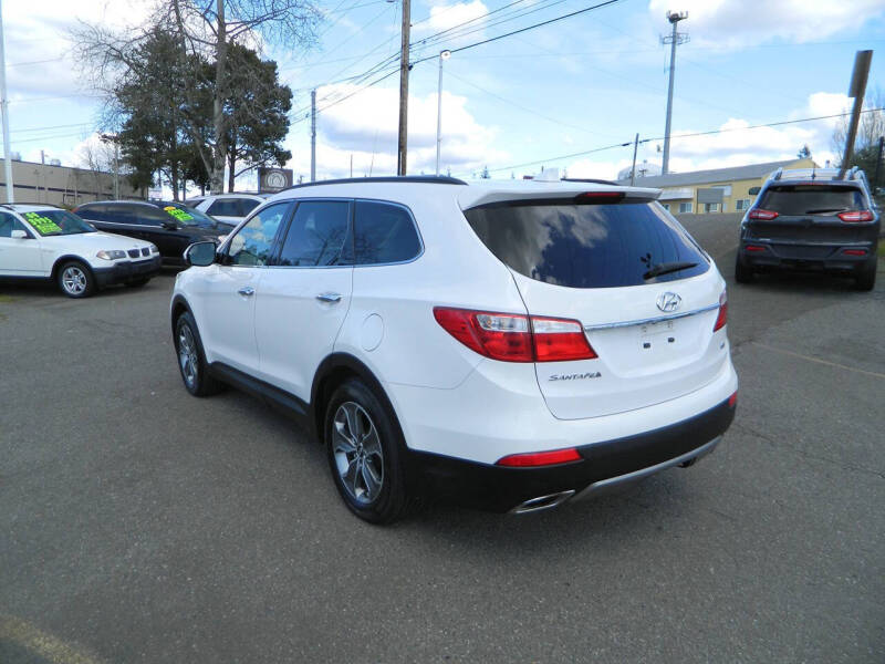 2016 Hyundai Santa Fe SE