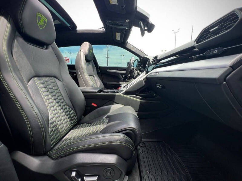 2022 Lamborghini Urus