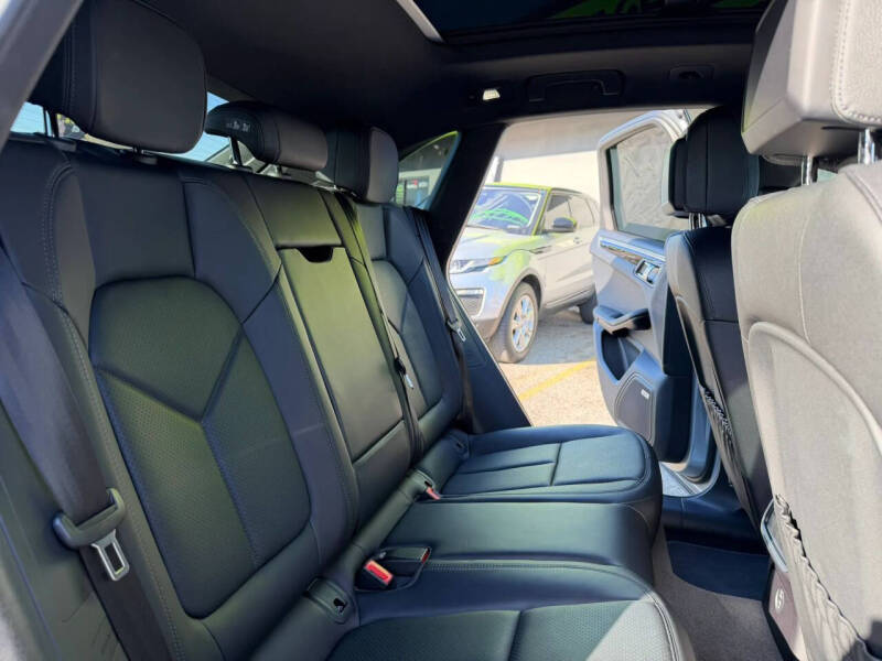 2021 Porsche Macan