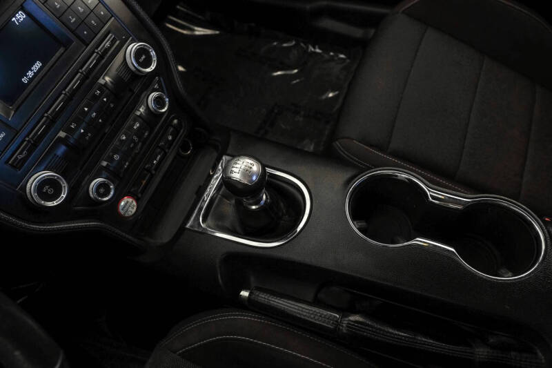 2017 Ford Mustang V6