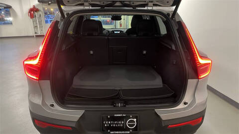 2025 Volvo XC40 B5 Plus Dark Theme