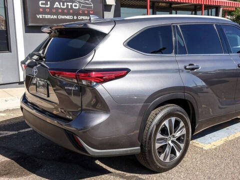 2022 Toyota Highlander Hybrid XLE
