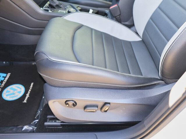 2023 Volkswagen Taos SEL 4Motion