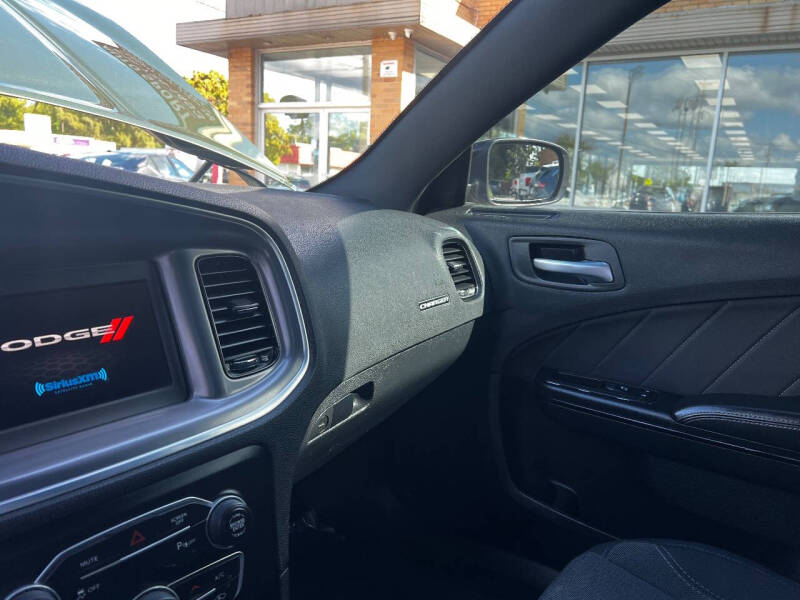 2019 Dodge Charger SXT