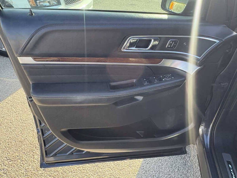 2017 Ford Explorer Platinum