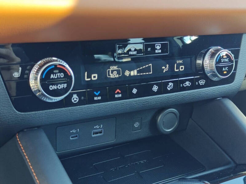 2025 Mitsubishi Outlander PHEV SEL