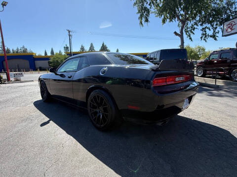 2014 Dodge Challenger SXT