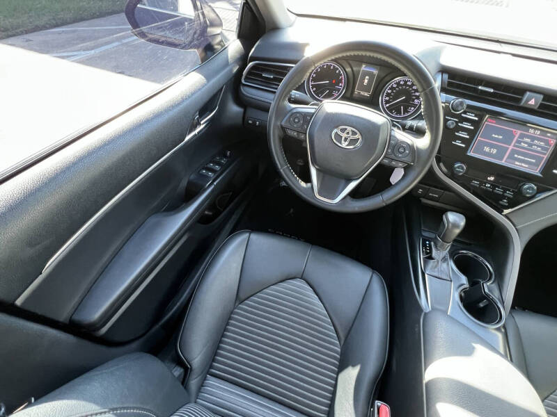 2019 Toyota Camry SE