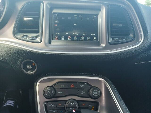 2022 Dodge Challenger SXT