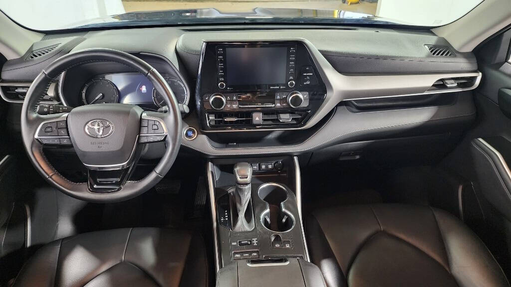 2020 Toyota Highlander for sale at NJ Car Buyer in Jersey City, NJ