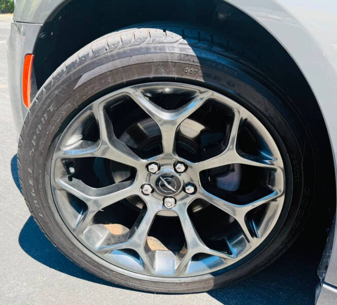 2018 Chrysler 300 S