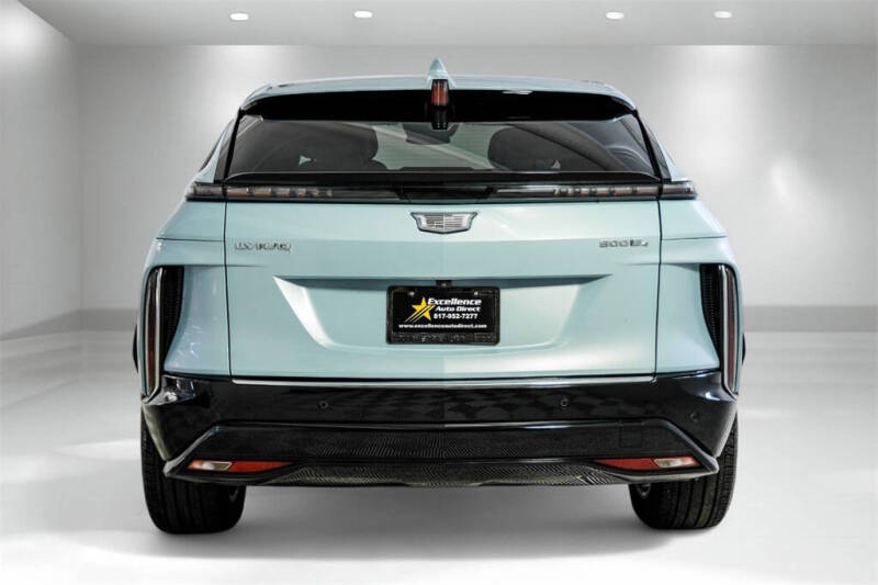 2024 Cadillac LYRIQ Luxury 1