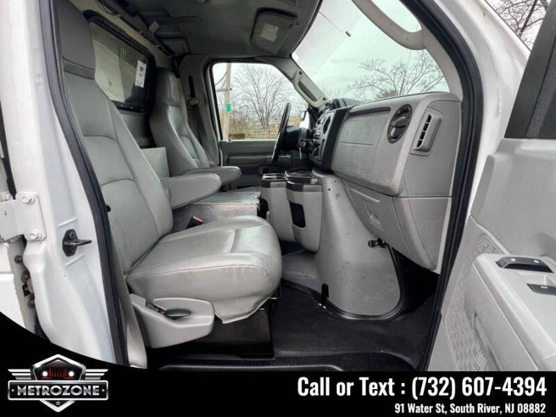 2011 Ford E-Series E-350 SD