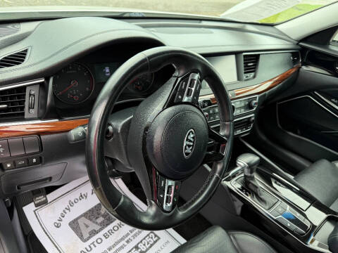 2017 Kia Cadenza Premium