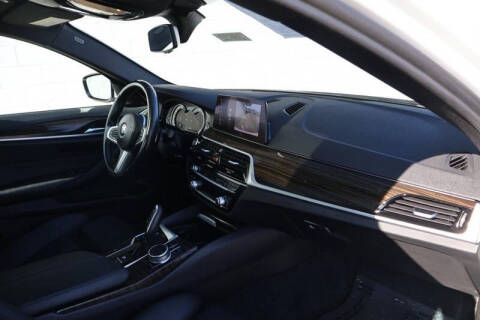 2019 BMW 5 Series 530i