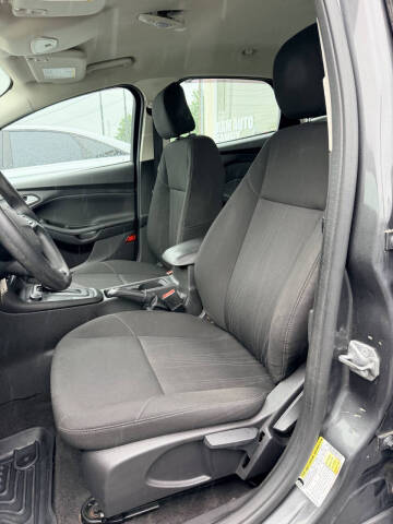 2017 Ford Focus SE