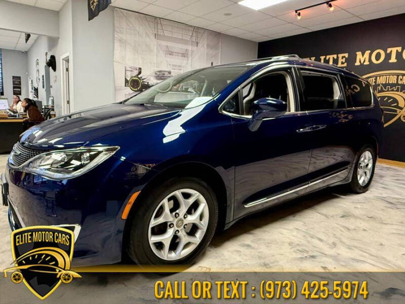 2017 Chrysler Pacifica Touring-L Plus