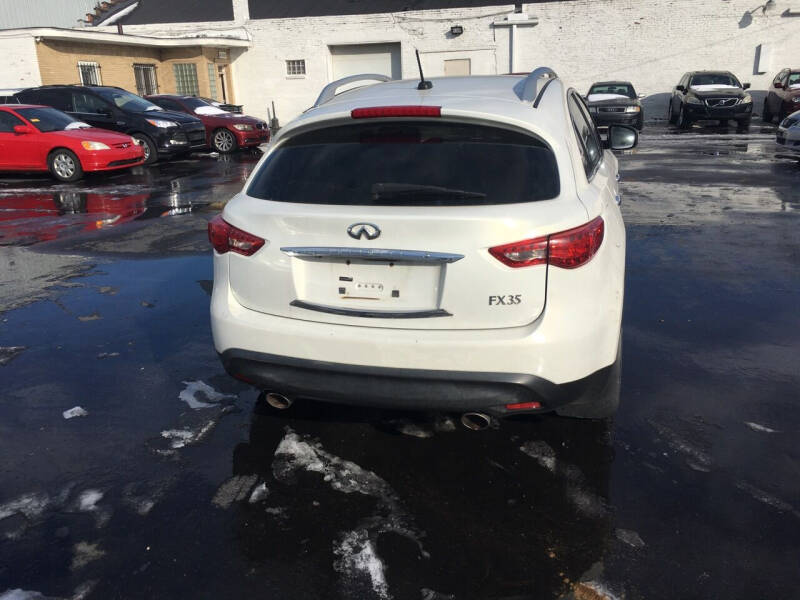 2010 INFINITI FX 35 photo 19